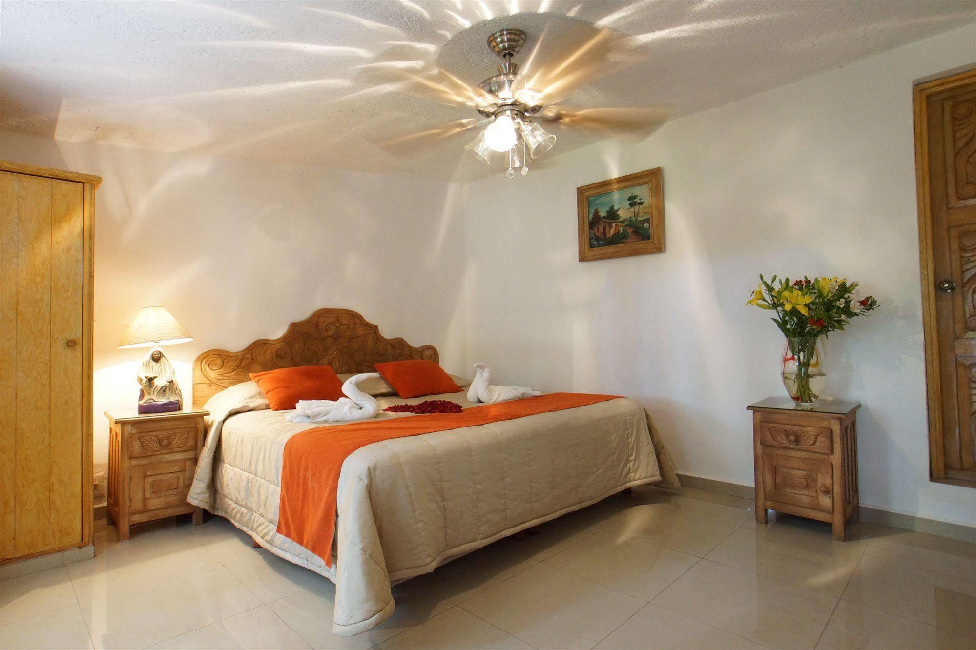 Parador De Manolos Hotel Cuernavaca Extérieur photo